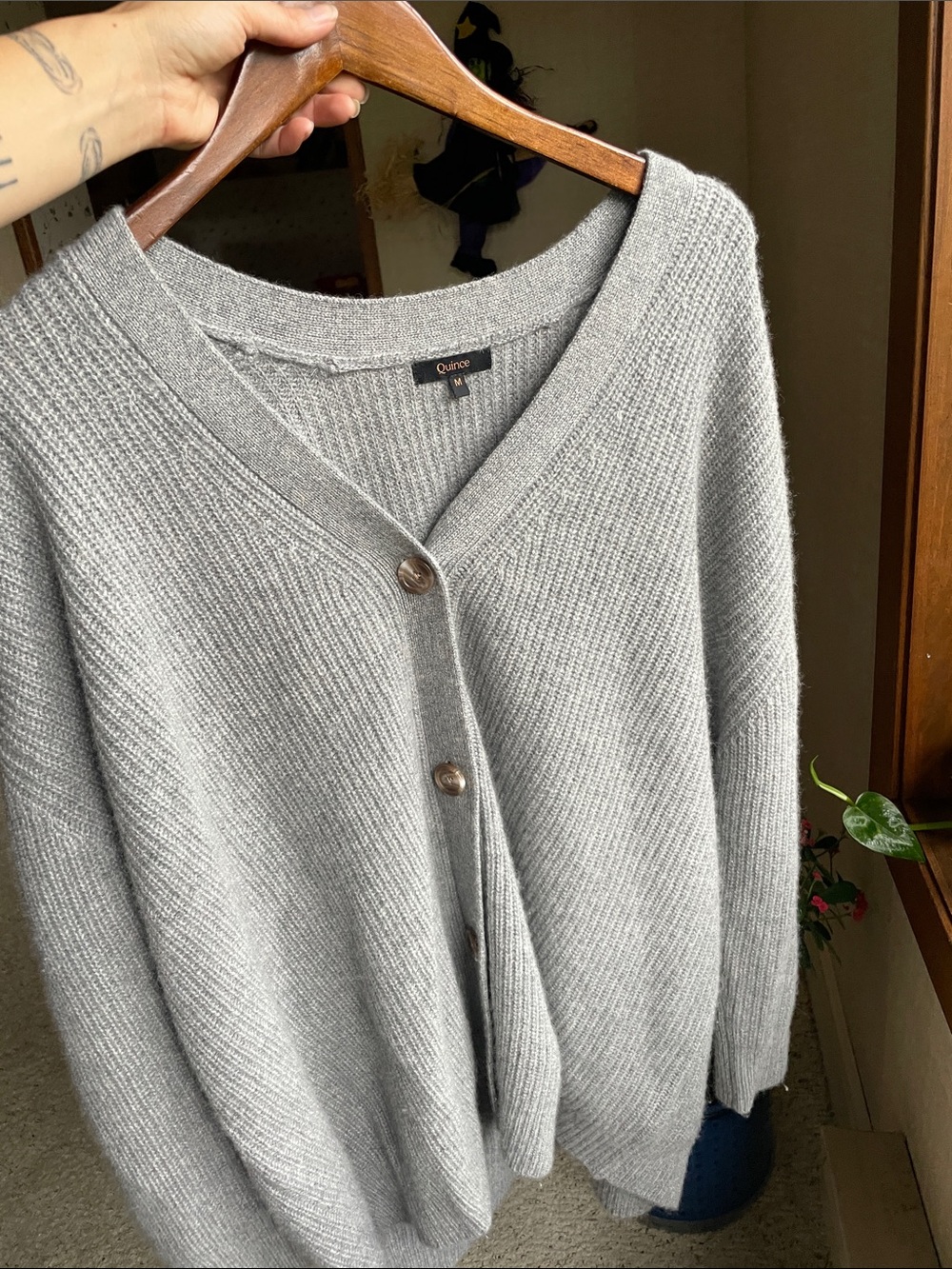 Quince Mongolian Cashmere Oversized Boyfriend Cardigan Sweater - Picture 8 of 14
